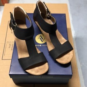 Adrienne Vittadini Women’s Trellis wedges size 6 1/2